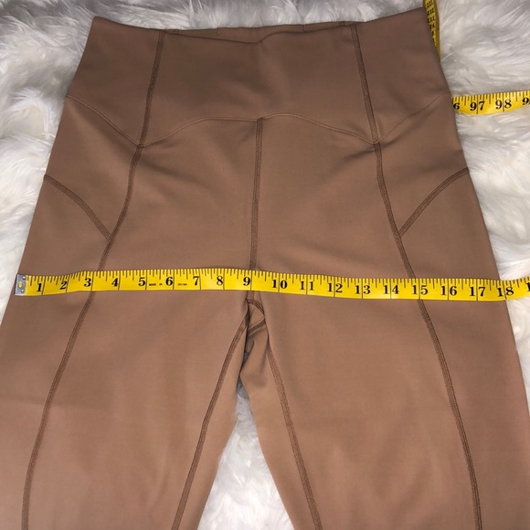 Free People Beige Yoga Leggings cropped - Picture 15 of 15